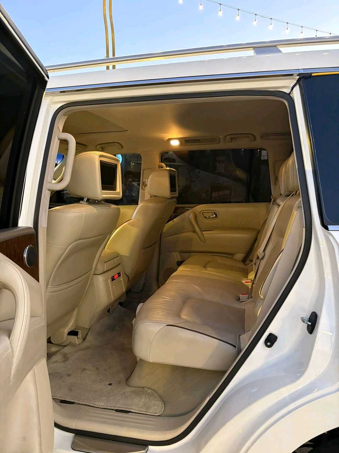 Car Image 2016 NISSAN PATROL Platinum
