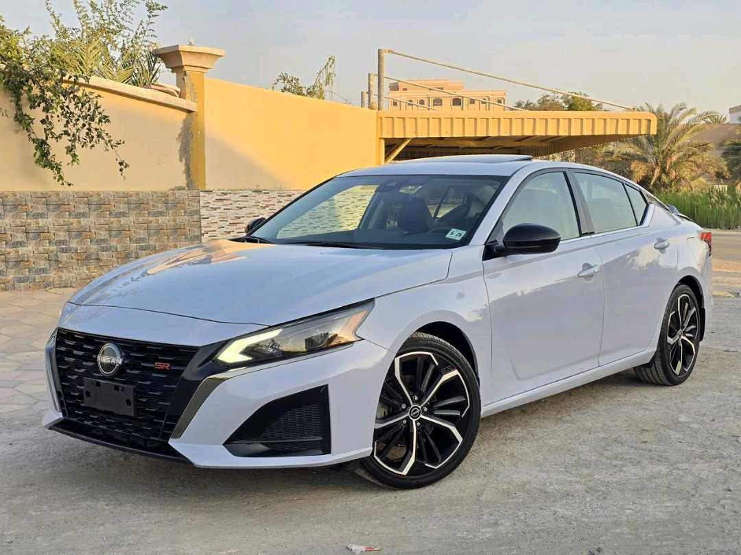 Car Image 2023 NISSAN ALTIMA SR