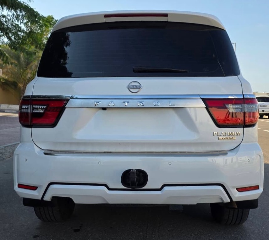 Car Image 2014 NISSAN PATROL LE