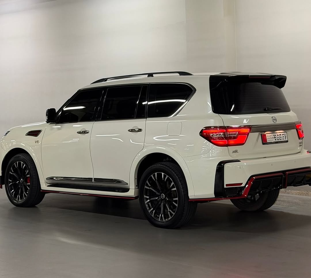 Car Image 2015 NISSAN PATROL LE