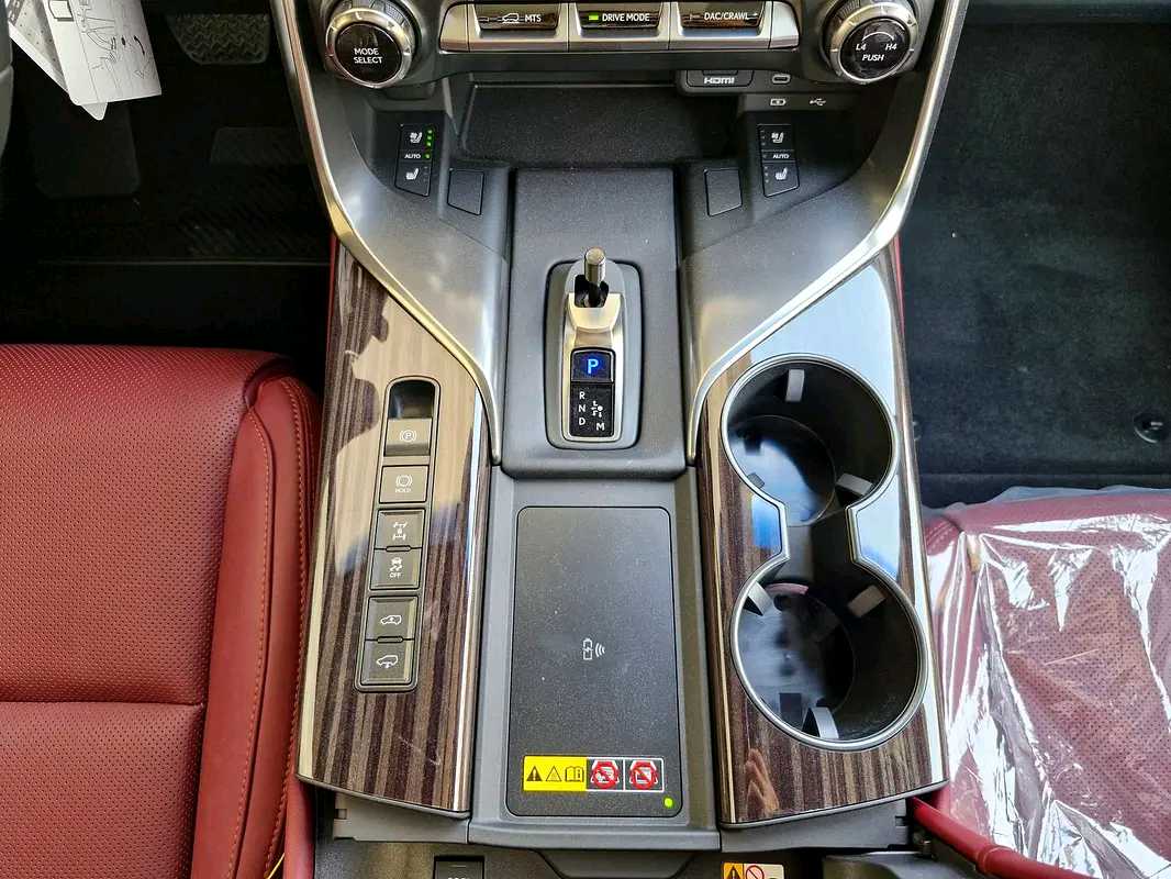 Car Image 2026 LEXUS LX 700 H
