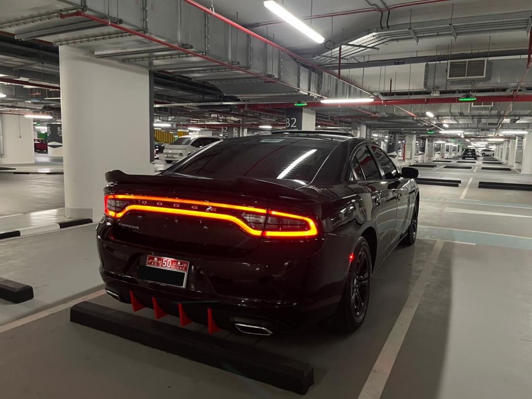 Car Image 2019 DODGE CHARGER SXT