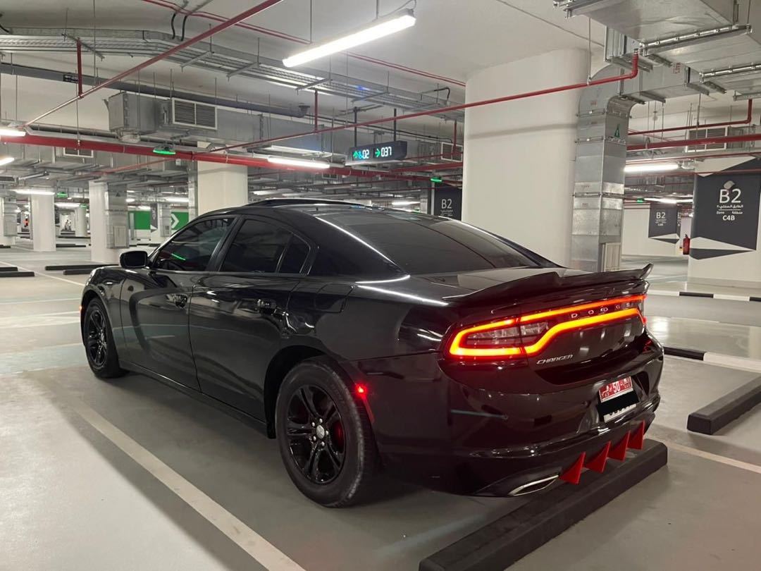 Car Image 2019 DODGE CHARGER SXT