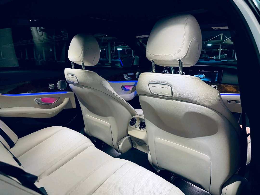 Car Image 2019 MERCEDES E Class 300