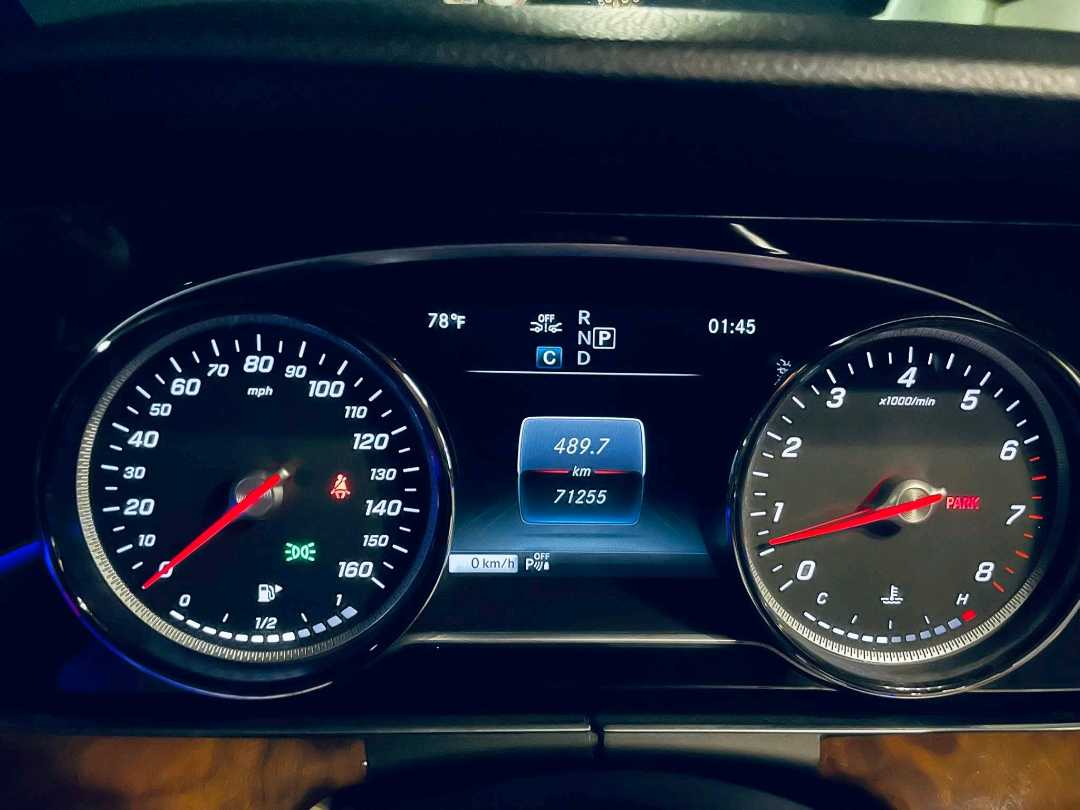 Car Image 2019 MERCEDES E Class 300