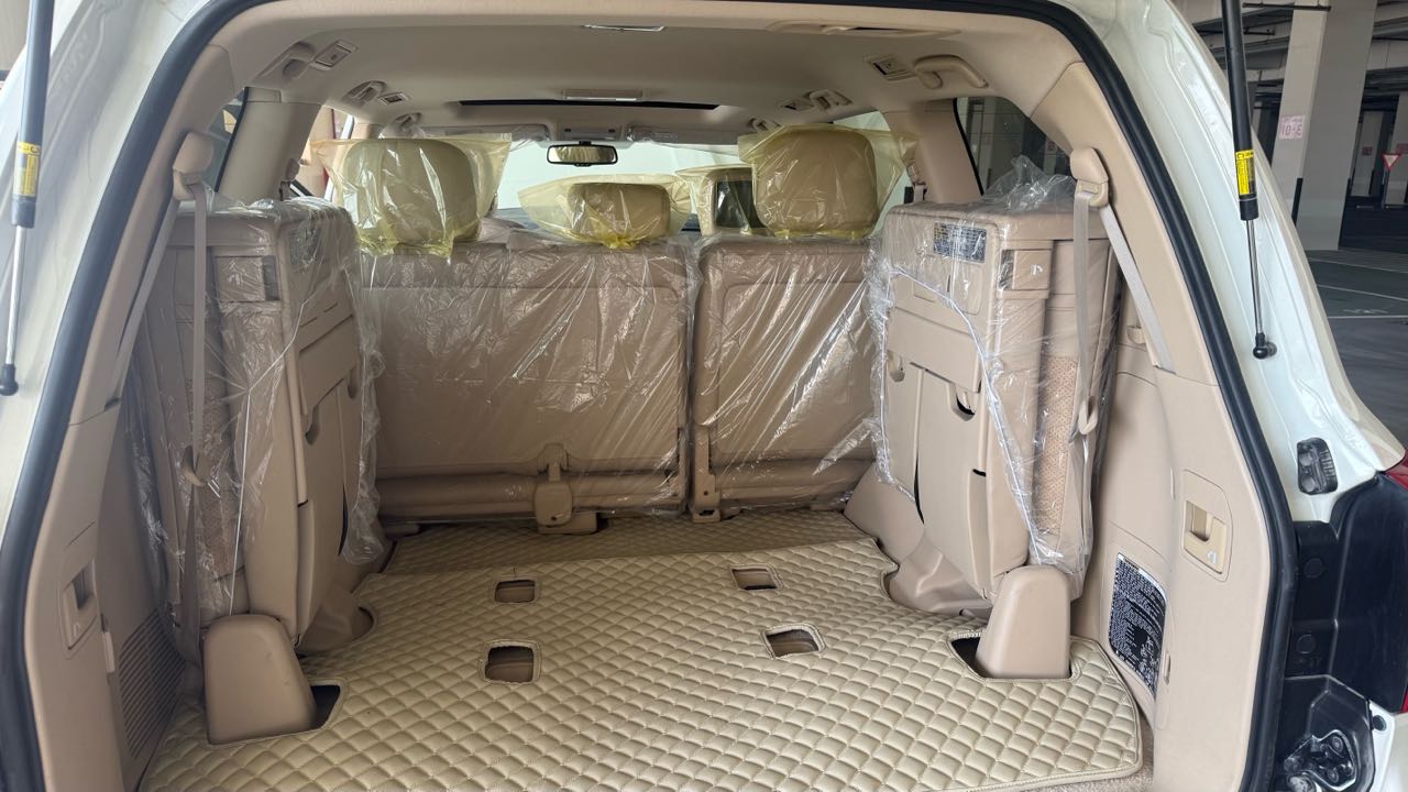 Car Image 2015 TOYOTA LAND CRUISER GX.R