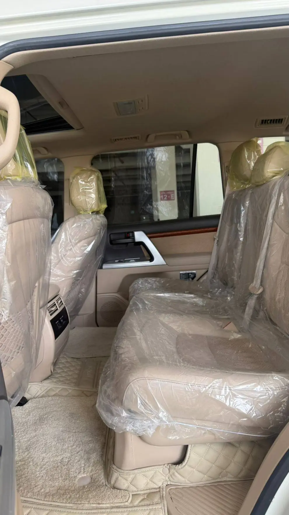 Car Image 2015 TOYOTA LAND CRUISER GX.R