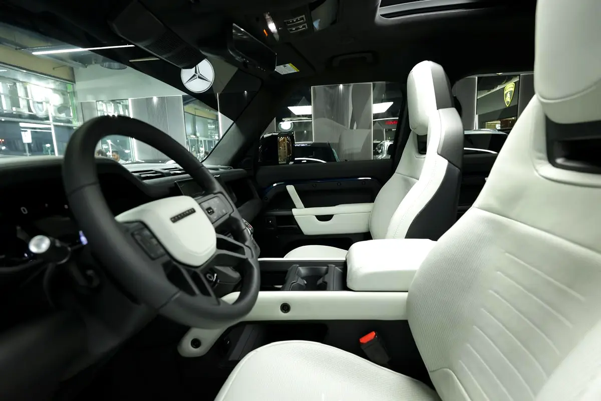 Car Image 2026 LAND ROVER DEFENDER 110 OCTA