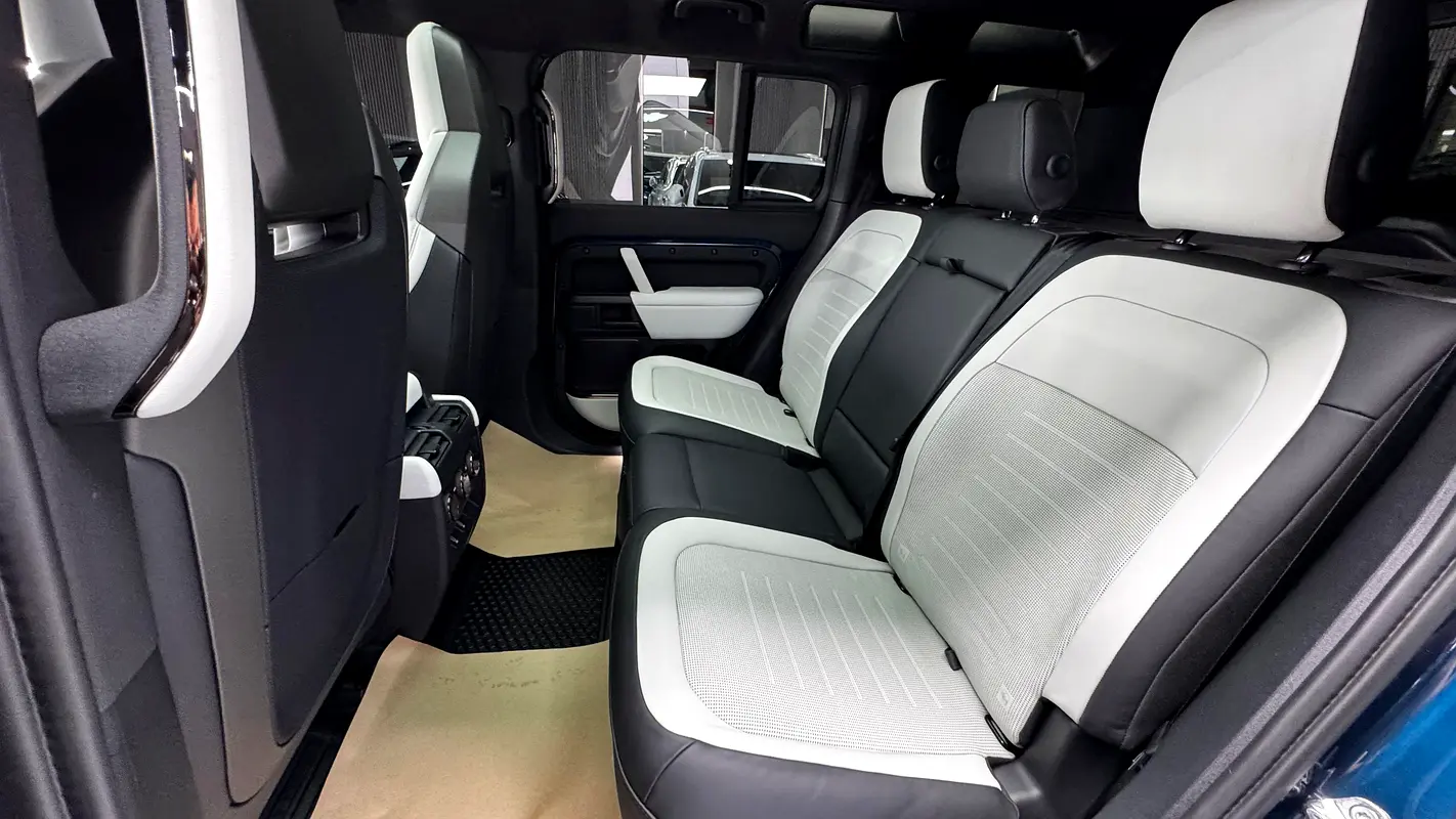 Car Image 2026 LAND ROVER DEFENDER 110 OCTA