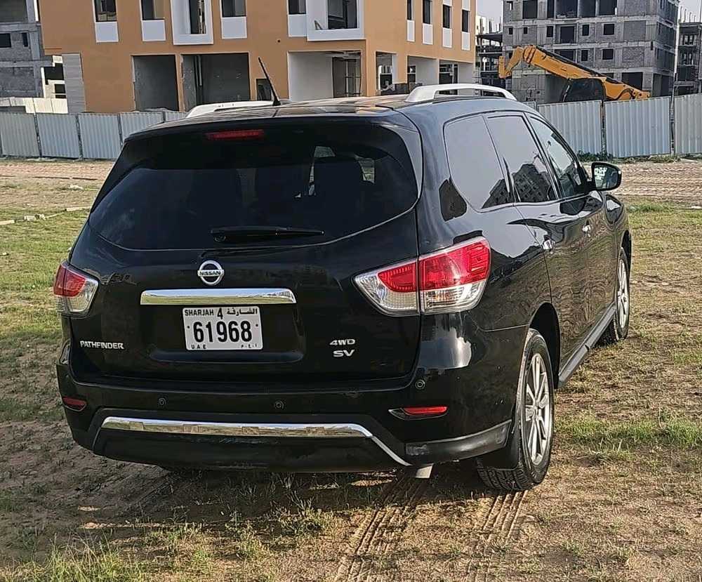 Car Image 2015 NISSAN PATHFINDER SV