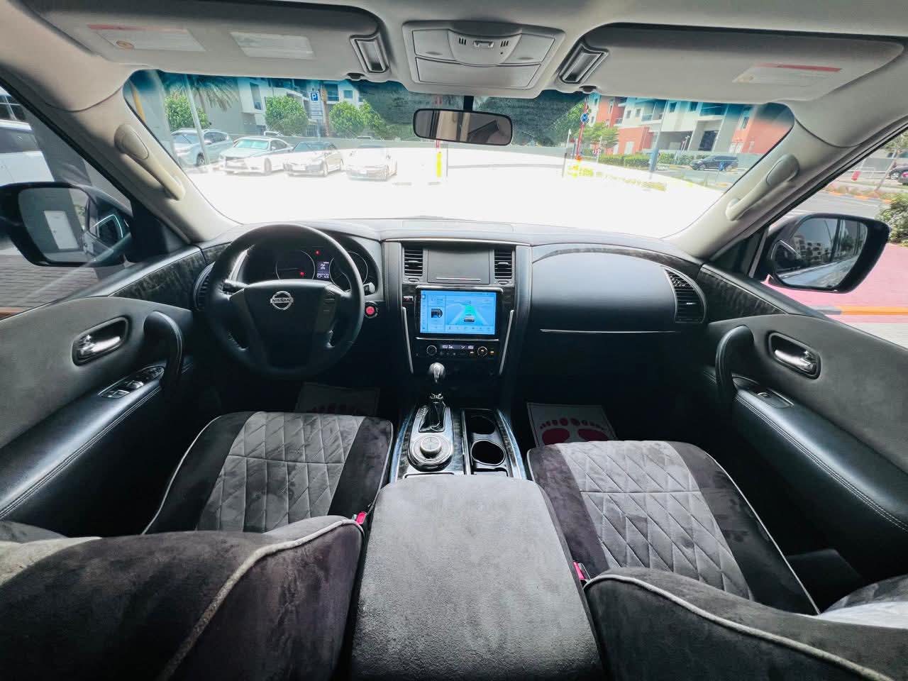 Car Image 2014 NISSAN PATROL LE