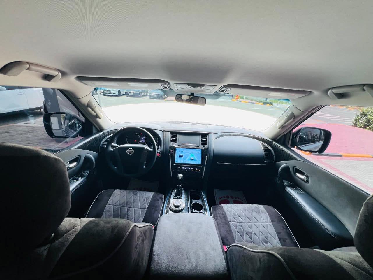 Car Image 2014 NISSAN PATROL LE