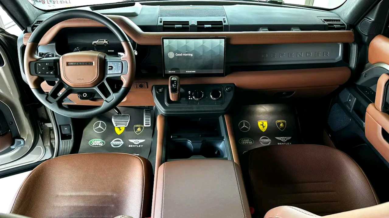 Car Image 2025 LAND ROVER DEFENDER 110 OCTA