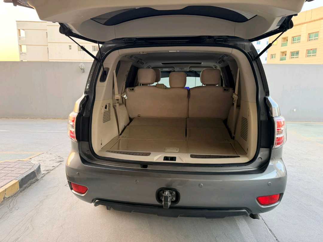 Car Image 2014 NISSAN PATROL LE
