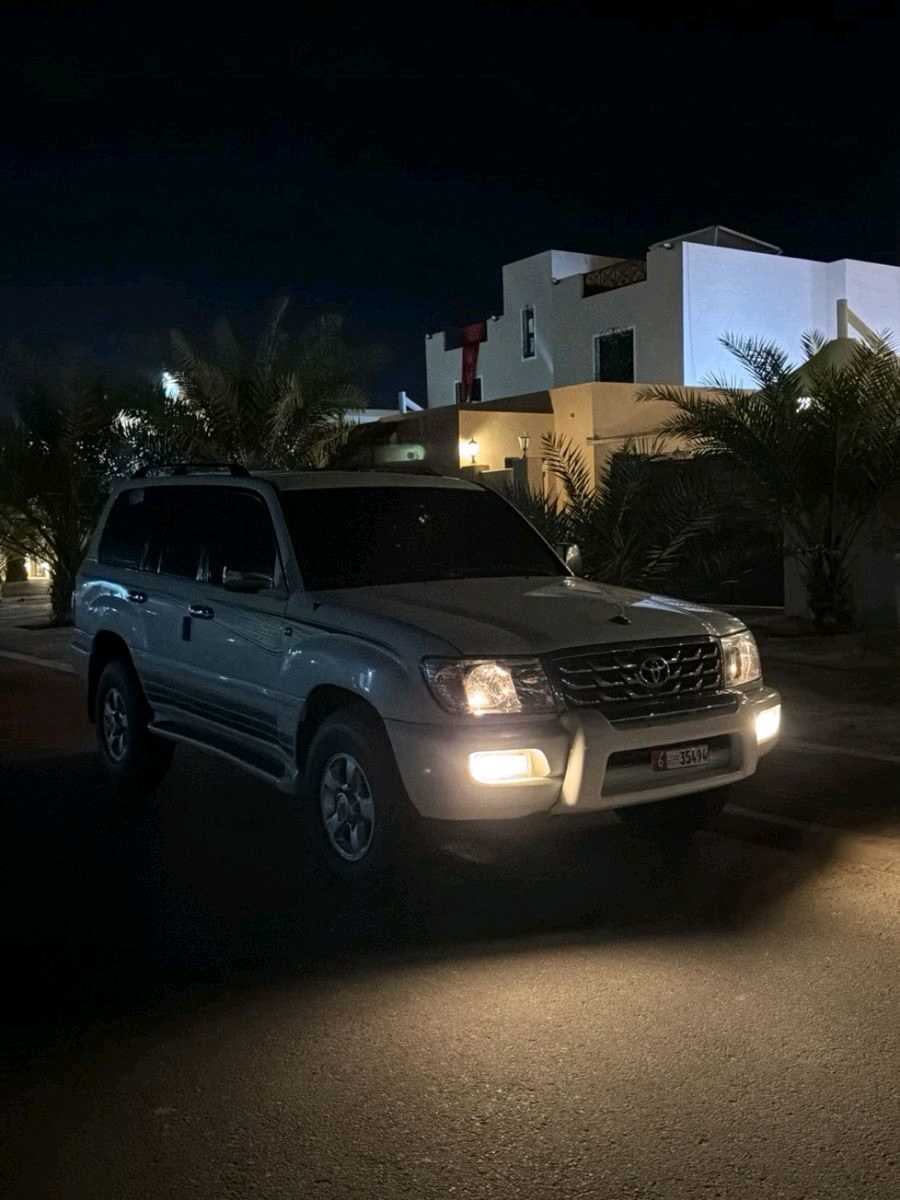 Car Image 2006 TOYOTA LAND CRUISER VX.R