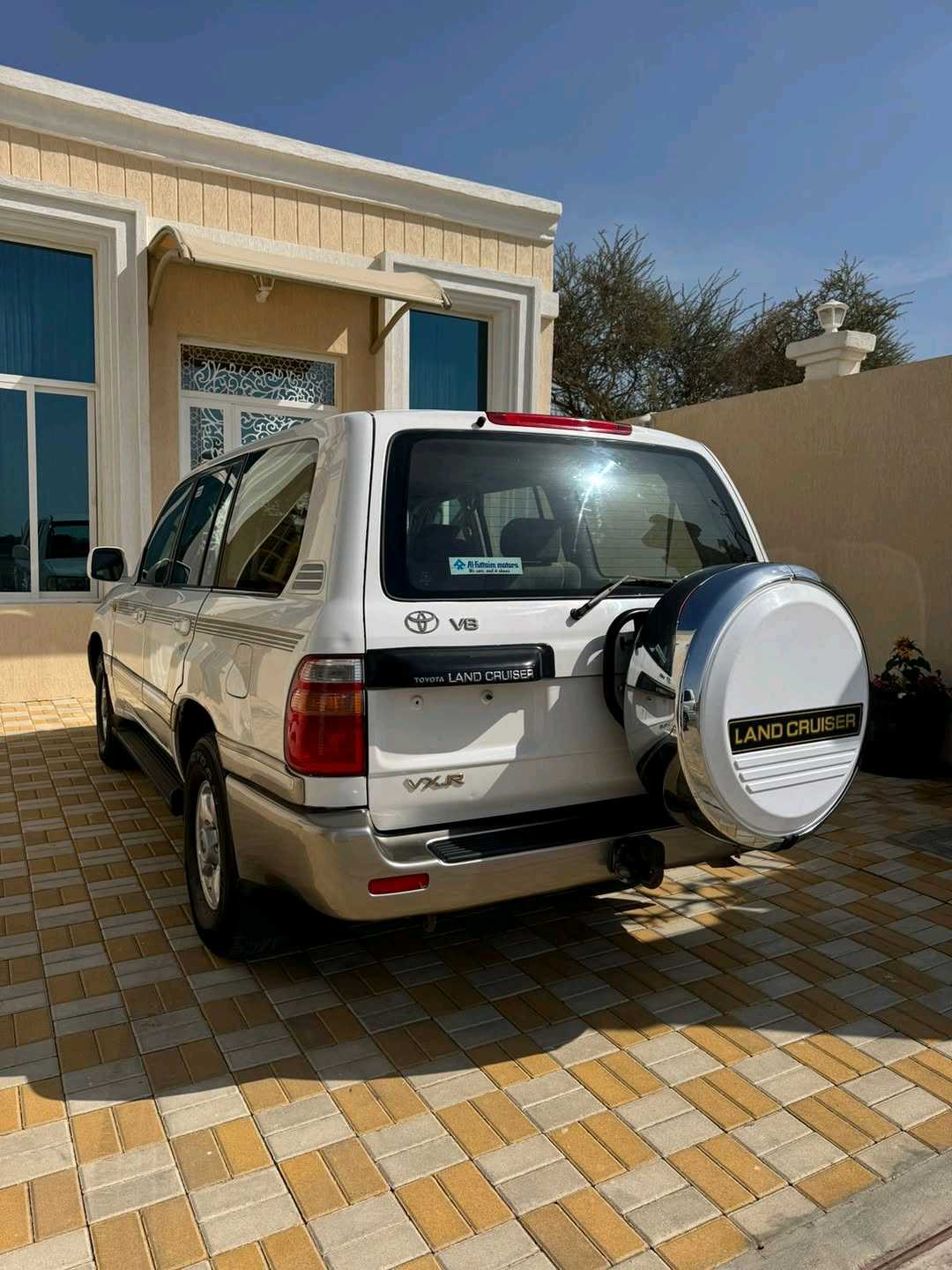 Car Image 1999 TOYOTA LAND CRUISER VX.R