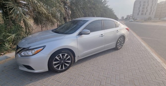 Car Image 2017 NISSAN ALTIMA S