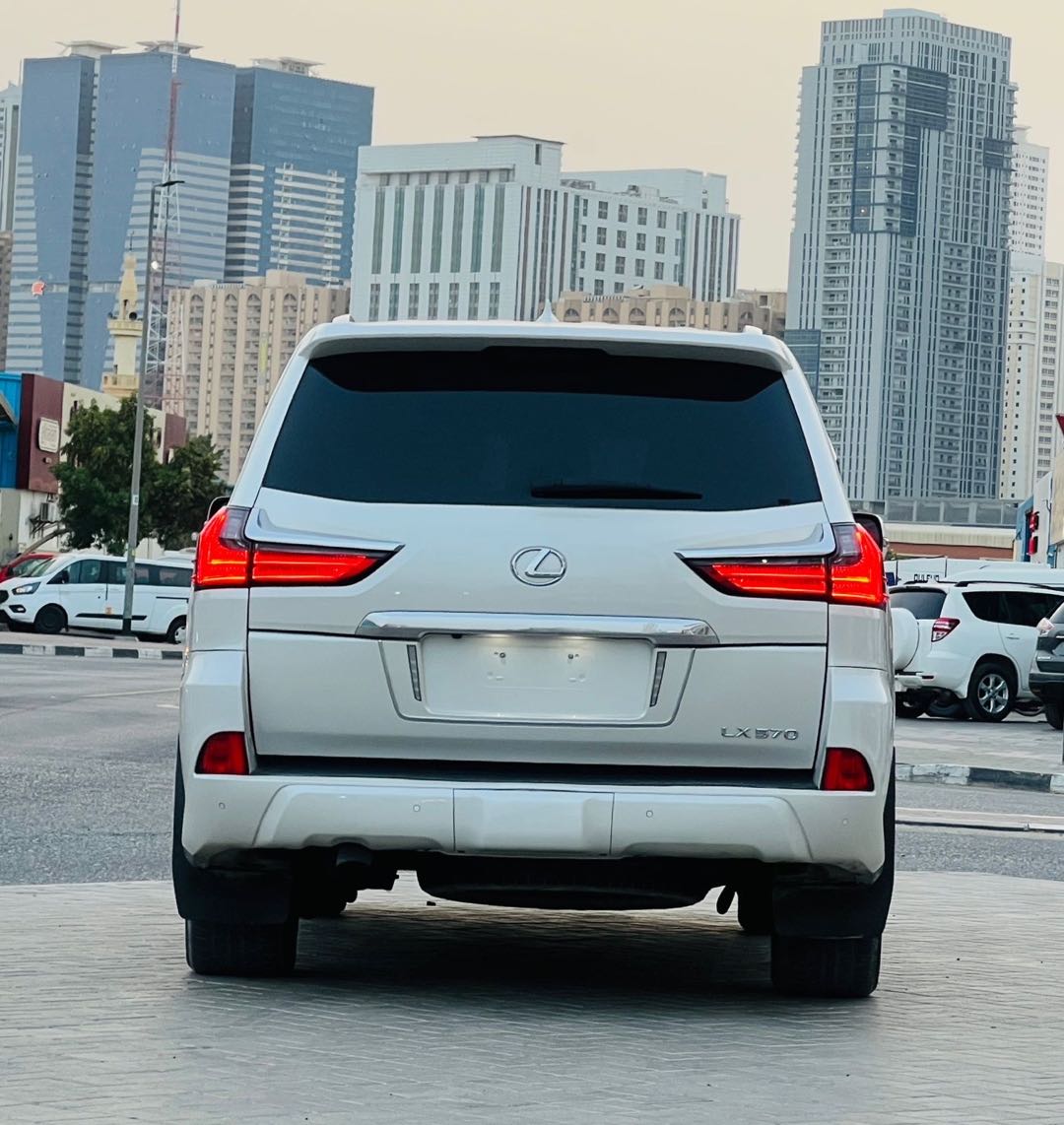 Car Image 2018 LEXUS LX 570