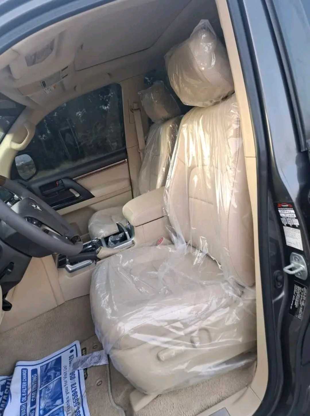 Car Image 2017 TOYOTA LAND CRUISER GX.R