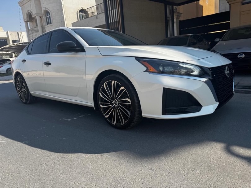 Car Image 2019 NISSAN ALTIMA S