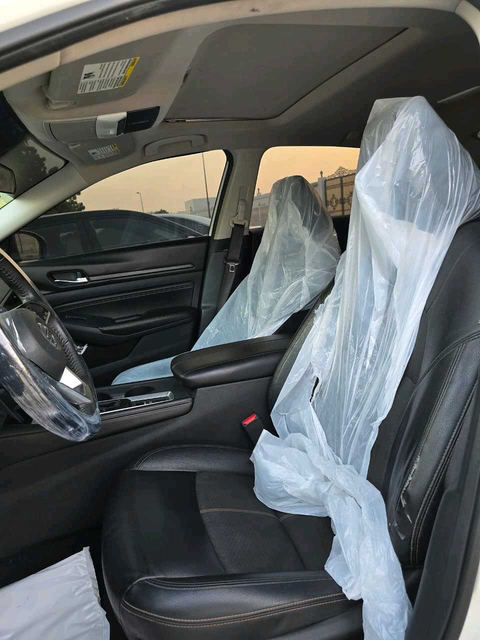 Car Image 2019 NISSAN ALTIMA SR