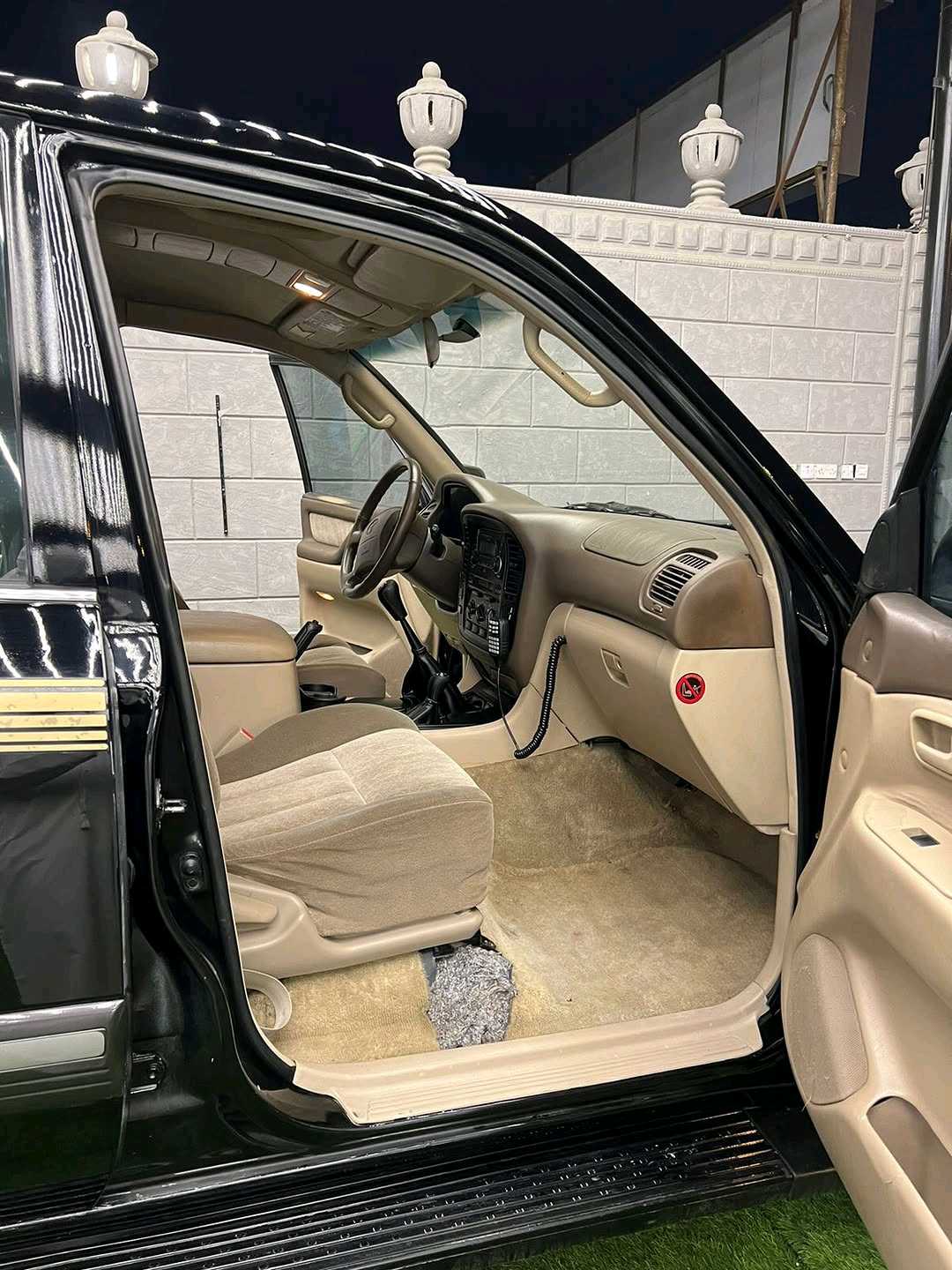 Car Image 1998 TOYOTA LAND CRUISER GX.R