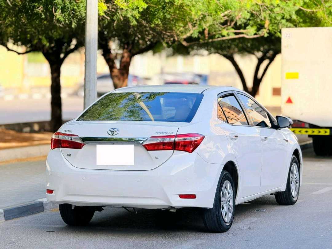 Car Image 2014 TOYOTA COROLLA SE