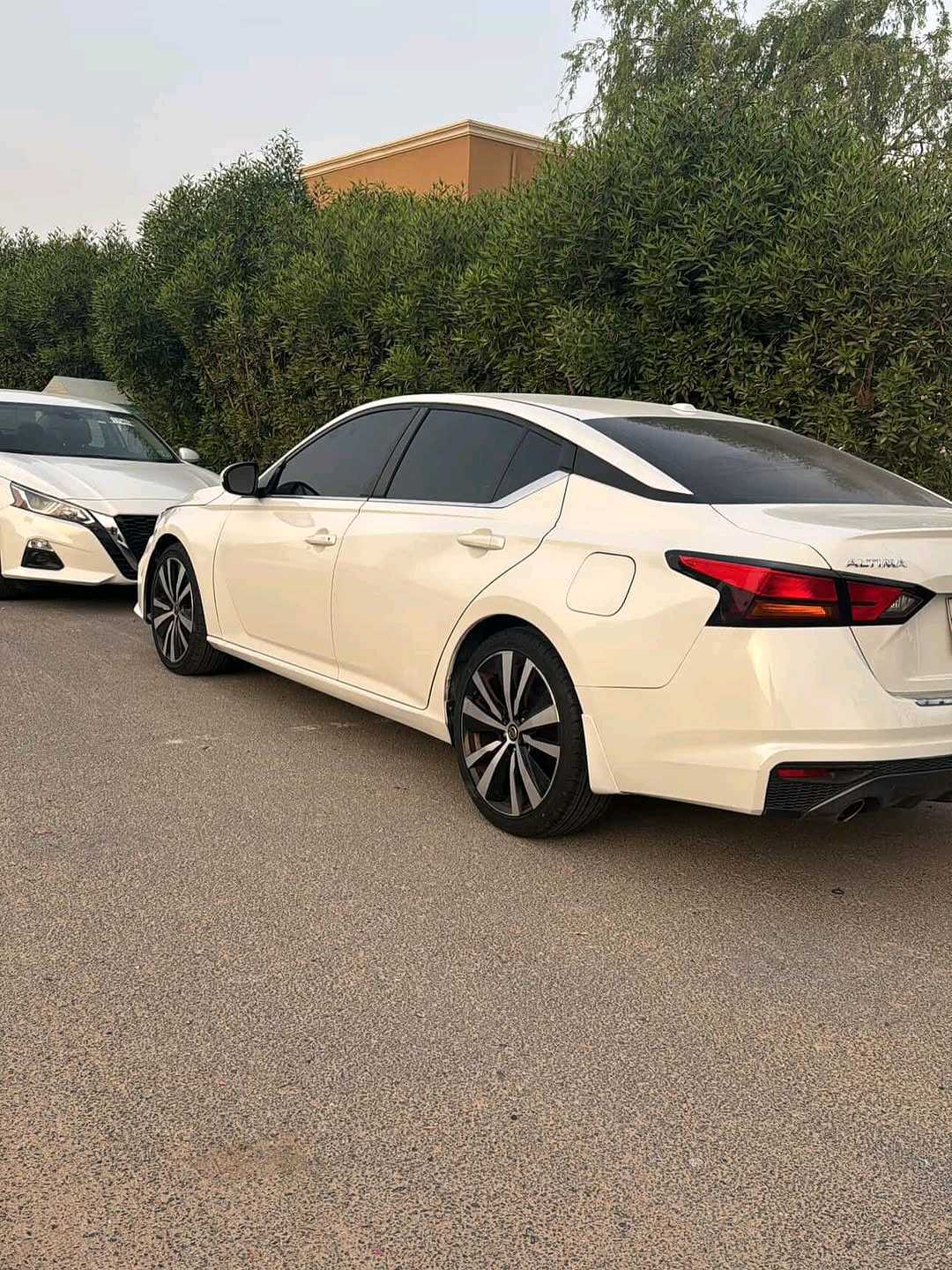 Car Image 2019 NISSAN ALTIMA SR