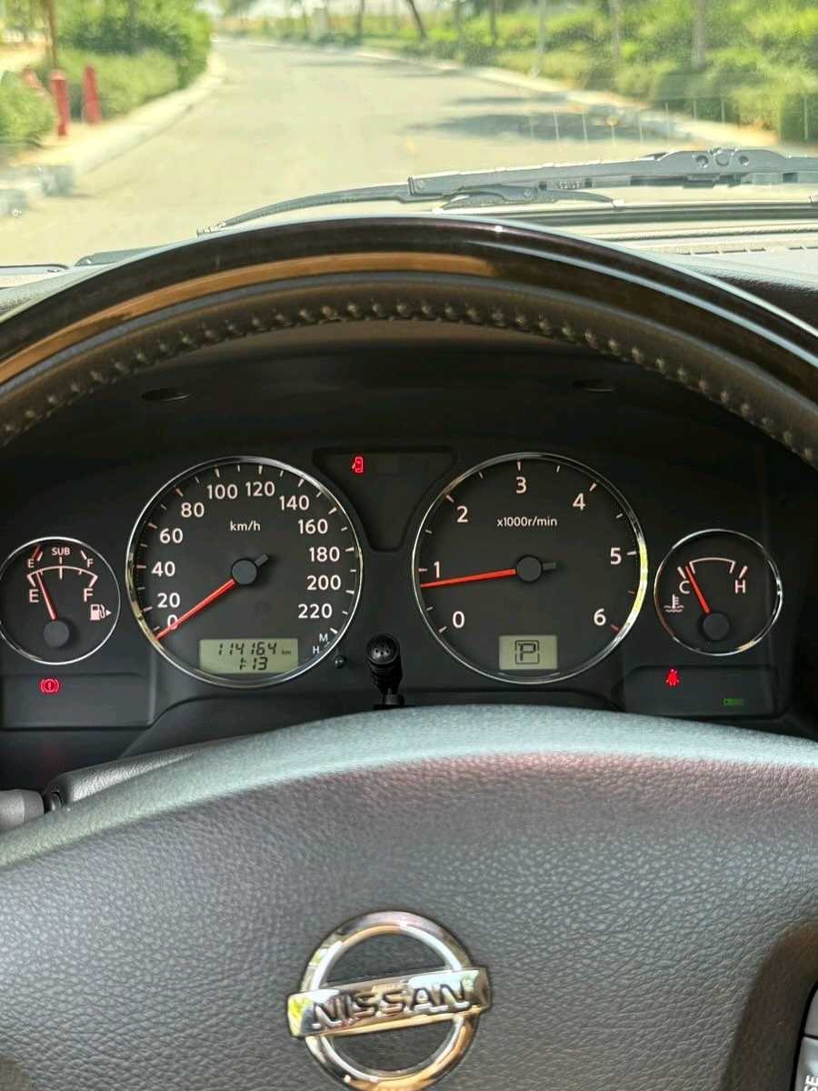 Car Image 2019 NISSAN SAFARI 