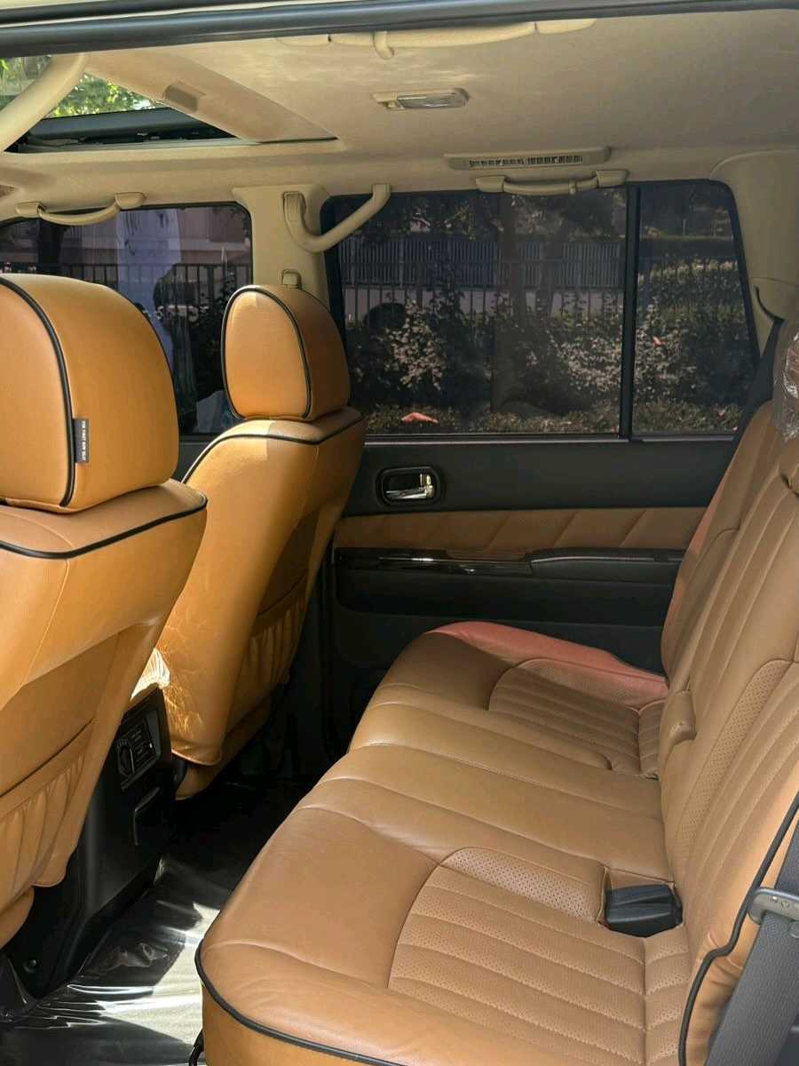 Car Image 2019 NISSAN SAFARI 