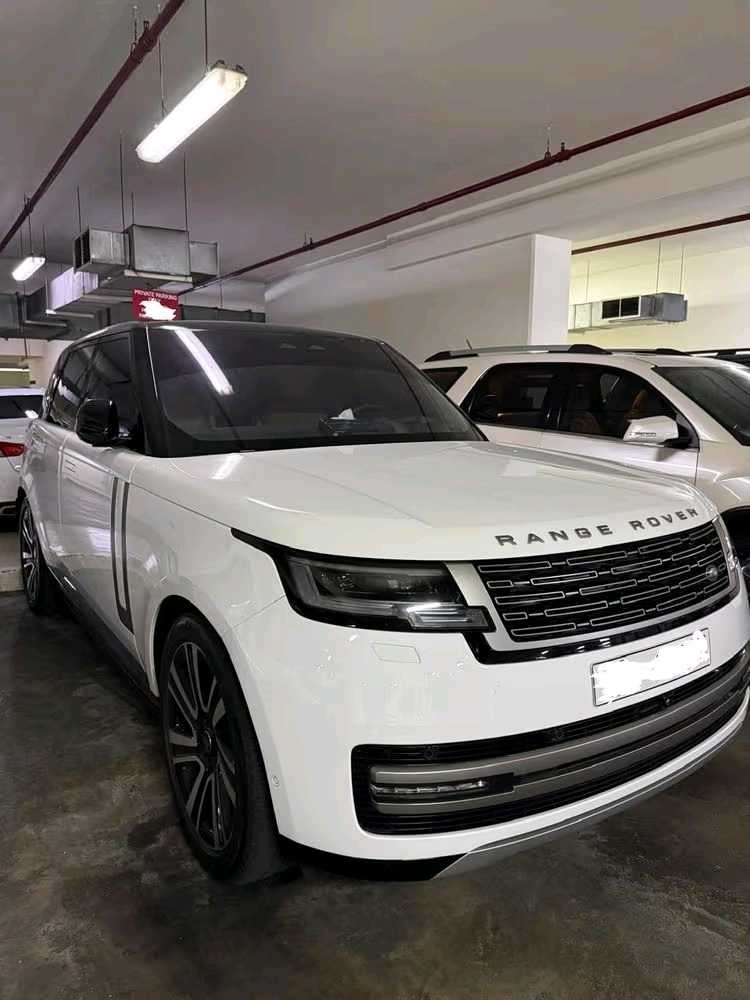 Car Image 2023 LAND ROVER VOGUE 