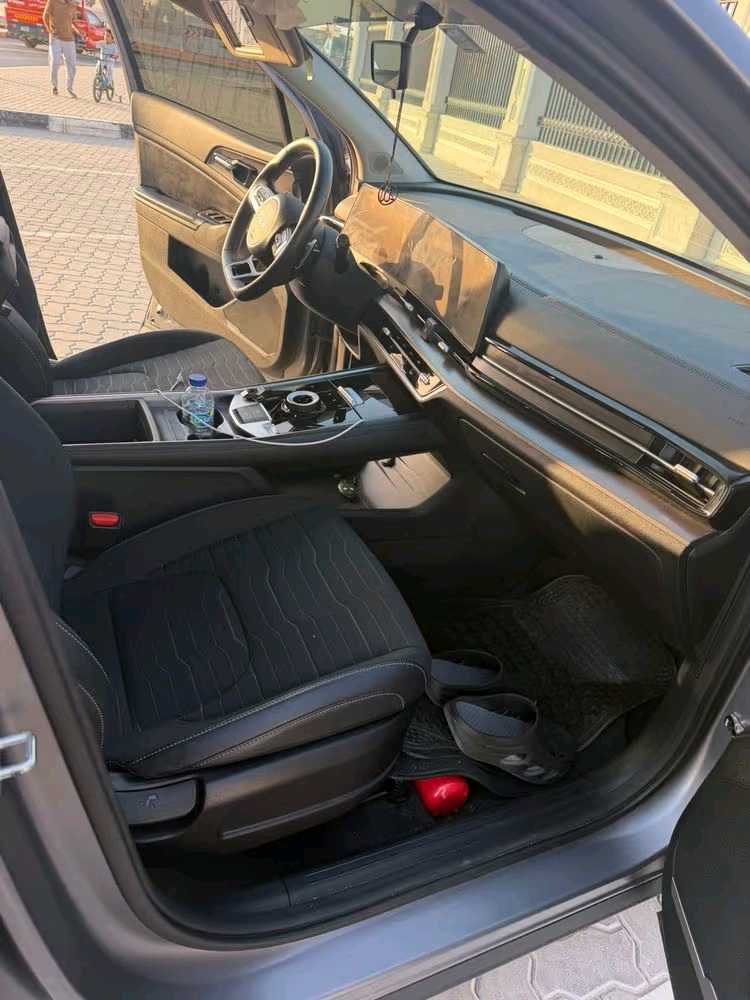 Car Image 2025 KIA SPORTAGE 