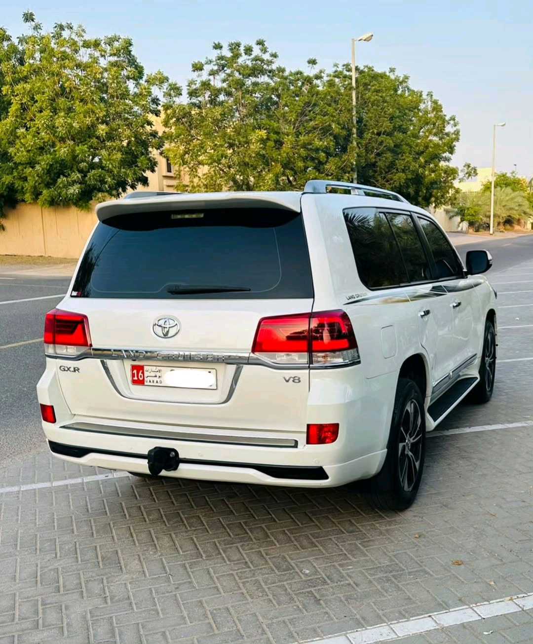 Car Image 2016 TOYOTA LAND CRUISER GX.R