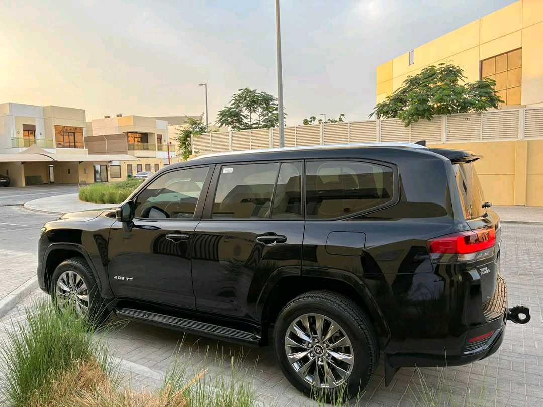 Car Image 2024 TOYOTA LAND CRUISER GX.R
