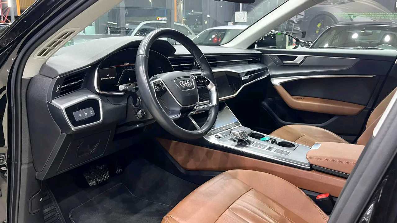 Car Image 2024 AUDI A6 