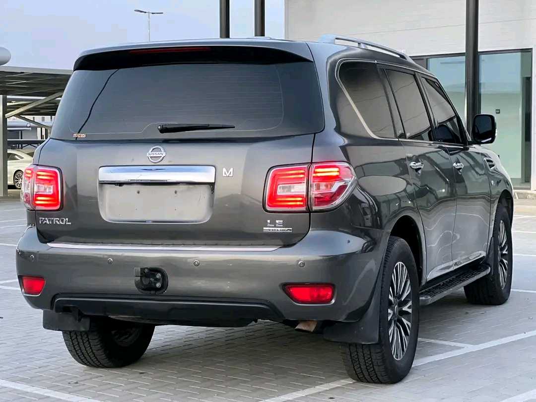 Car Image 2014 NISSAN PATROL LE