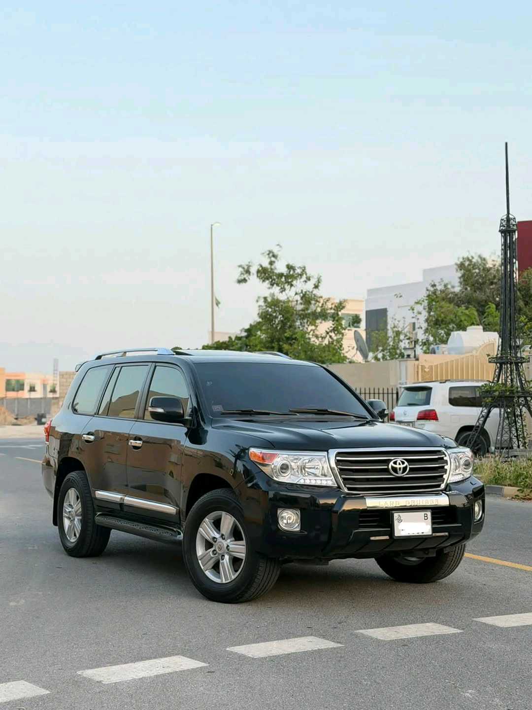 Car Image 2015 TOYOTA LAND CRUISER GX.R