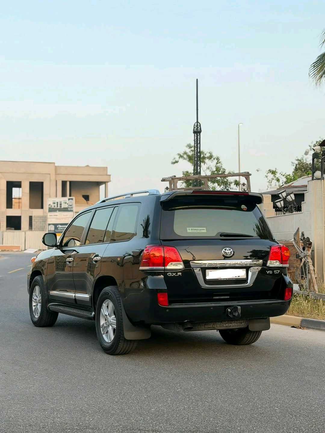 Car Image 2015 TOYOTA LAND CRUISER GX.R
