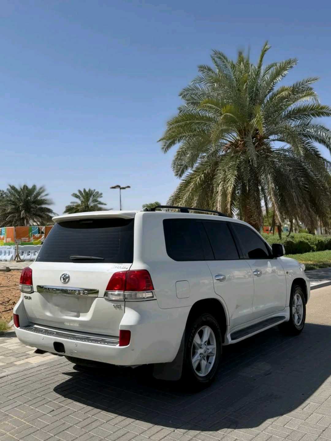 Car Image 2008 TOYOTA LAND CRUISER GX.R