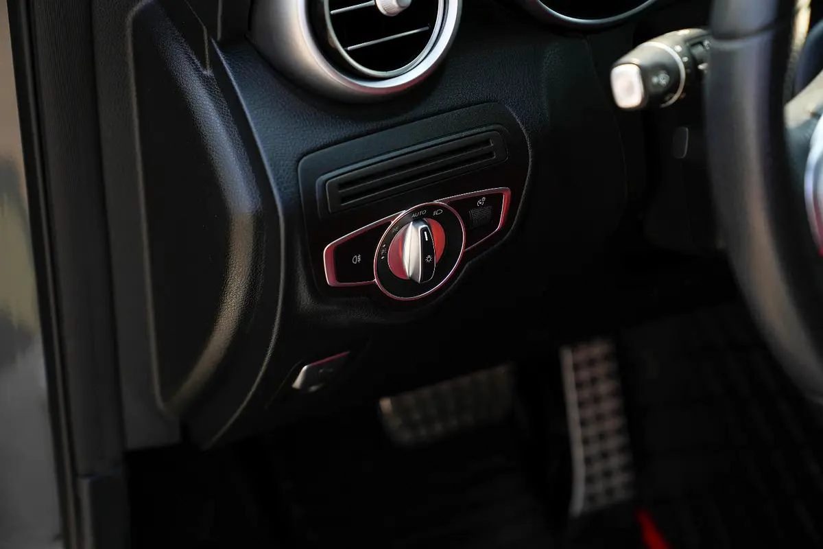 Car Image 2020 MERCEDES GLC CLASS 
