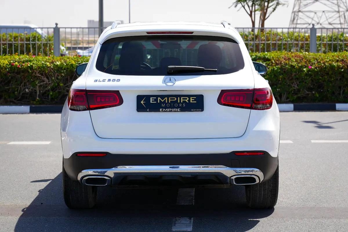 Car Image 2020 MERCEDES GLC CLASS 