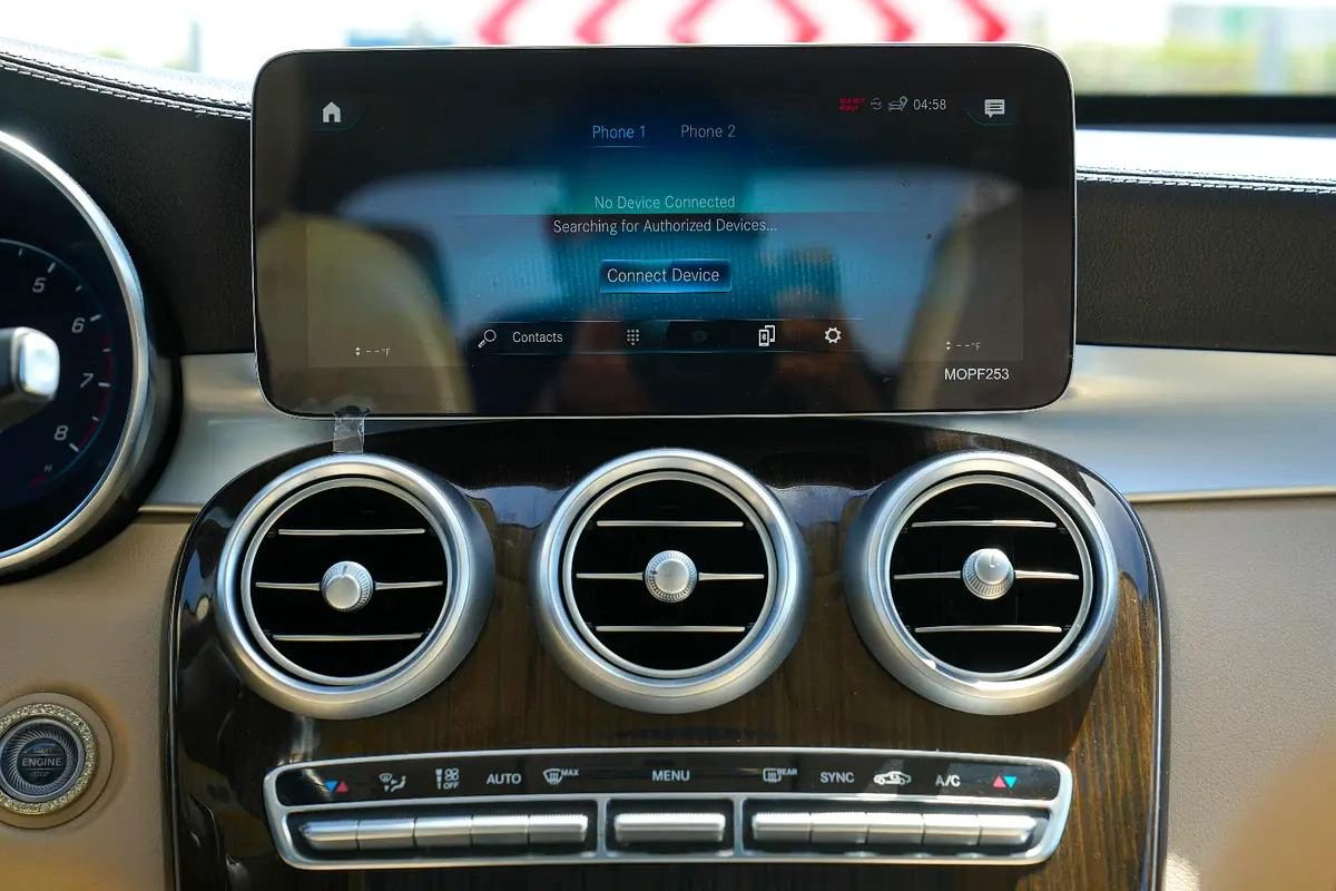 Car Image 2020 MERCEDES GLC CLASS 