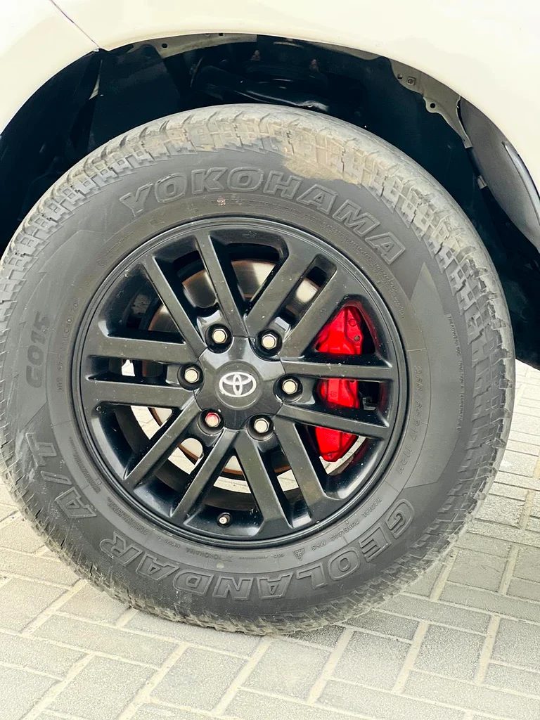Car Image 2015 TOYOTA FORTUNER 