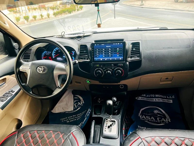 Car Image 2015 TOYOTA FORTUNER 