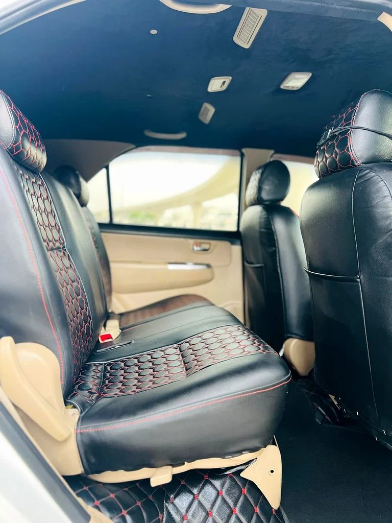 Car Image 2015 TOYOTA FORTUNER 