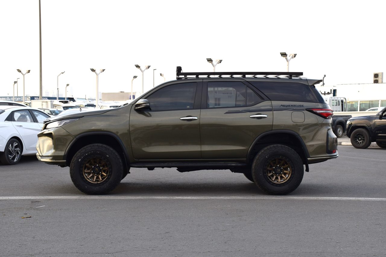 Car Image 2021 TOYOTA FORTUNER 
