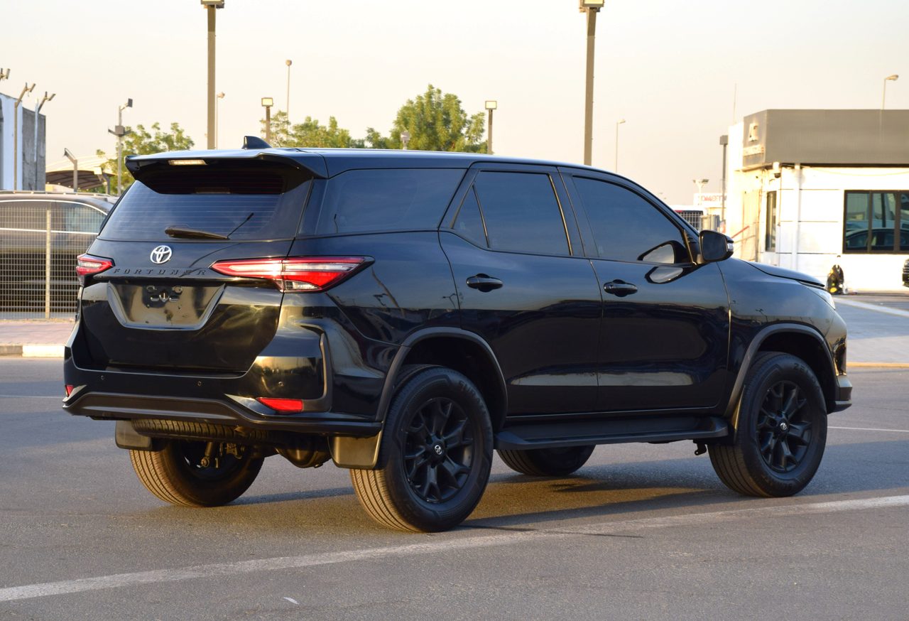 Car Image 2022 TOYOTA FORTUNER 
