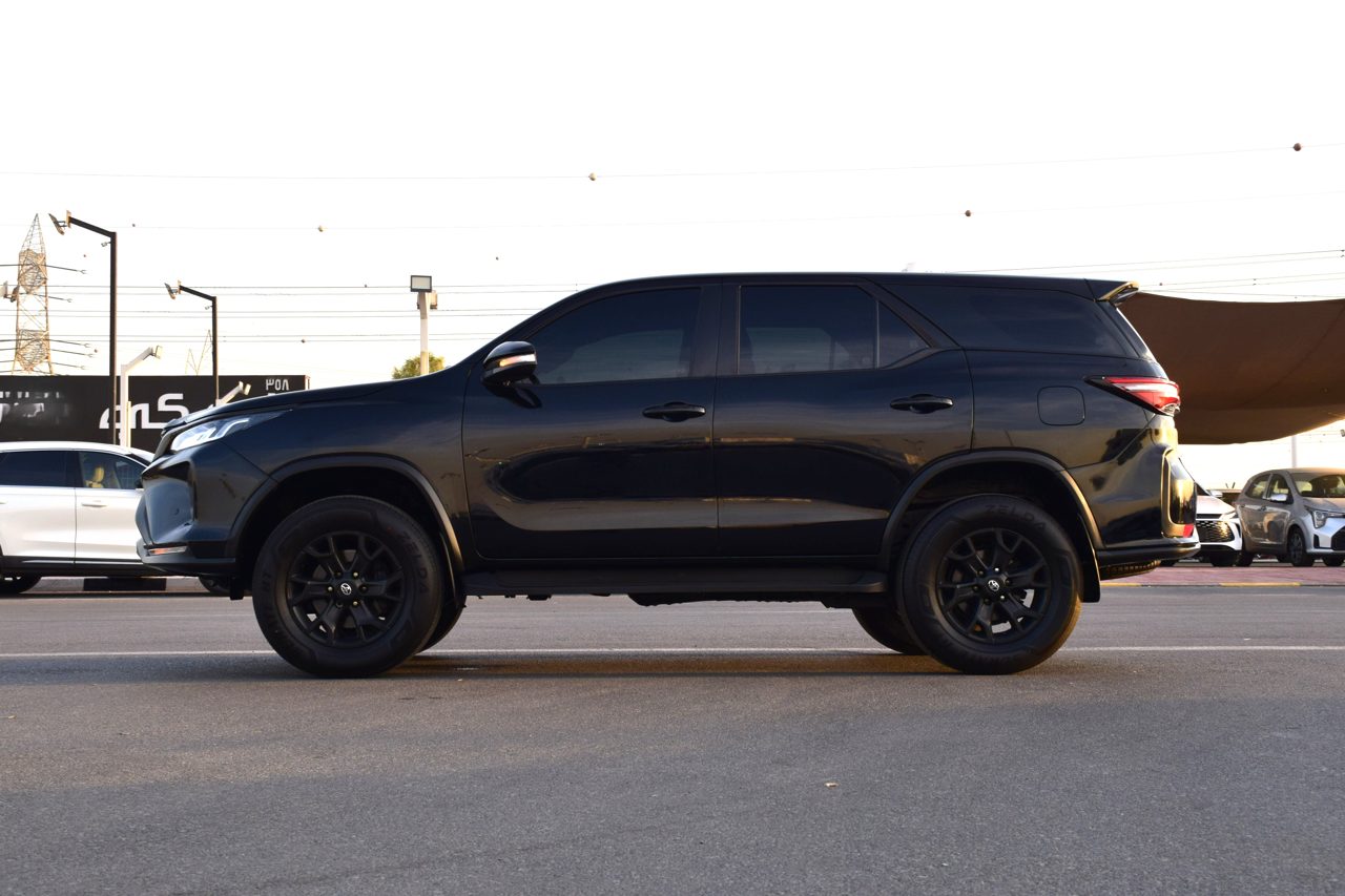 Car Image 2022 TOYOTA FORTUNER 