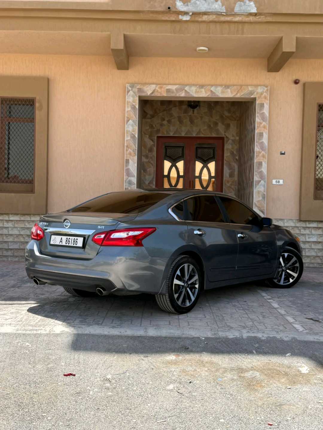 Car Image 2016 NISSAN ALTIMA SR