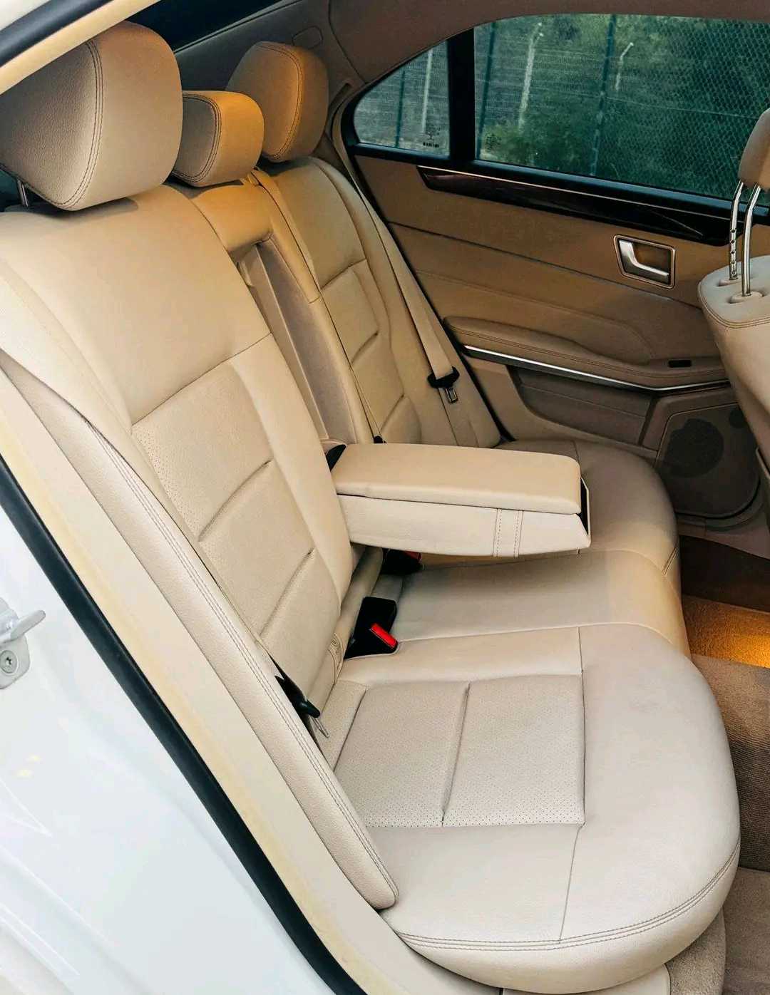 Car Image 2014 MERCEDES E Class 350